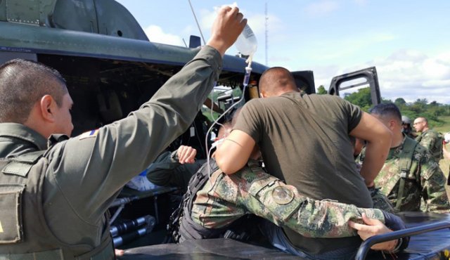El Ejército Nacional realizó el traslado de los dos patrulleros heridos a un centro médico de Cúcuta. Ejército