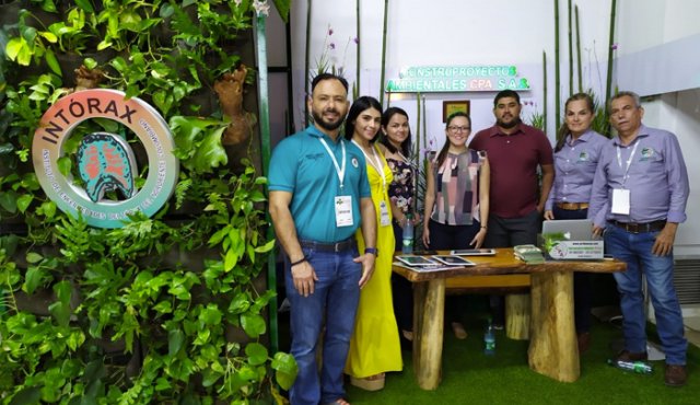 Marcel Quintero (cirujano de tórax ) Intorax , Jenny Rodríguez, Paola Barrera, María Mónica Torres, Saúl Sandoval, Martha Lucía López y Daniel Arenas.
Cortesía