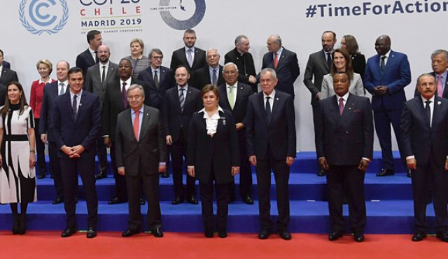 El secretario general de la ONU, Antonio Guterres, instó a los gobernantes del mundo representantados en la Cumbre de Madrid “a elegir entre la esperanza de un mundo mejor o la capitulación”.
y tomar acciones contra el cambio climático. AFP