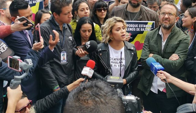 Varios artistas, tras conocerse estas amenazas, salieron a respaldar a Adriana Lucía. @cutcolombia