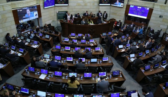 La Corte Constitucional entró a estudiar una tutela que presentó el senador Roy Barreras, con la que busca revivir el proyecto de las 16 curules a las víctimas.
Colprensa