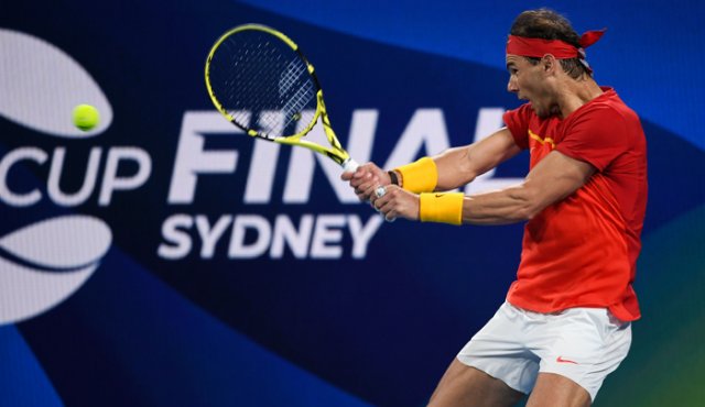 Nadal tuvo que tirar de épica para derrotar en el segundo partido de individuales al joven australiano Alex de Miñaur (N.18).
AFP