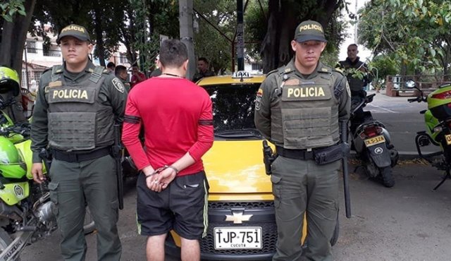 El alcalde de Cúcuta, Jairo Yáñez, se reunió con la cúpula de la Policía Nacional en la ciudad fronteriza y presentó sus líneas de acción para combatir la criminalidad, que afecta la tranquilidad de la ciudadanía. Cortesía