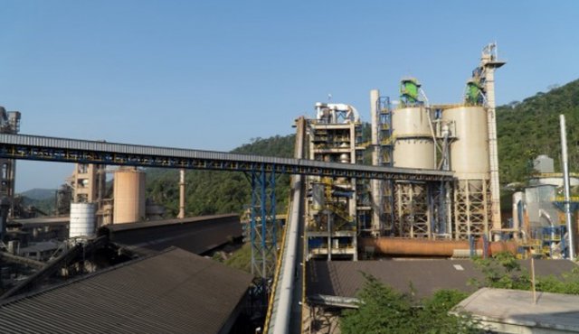 La capacidad instalada de la nueva línea de activación térmica de arcillas es de 450.000 toneladas por año, Cortesía Argos