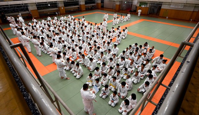 El Kodocan es considerado una ‘meca’ del judo, ya que es un espacio donde cientos de judocas de todo el mundo pueden ir a entrenar. Su nombre significa “lugar de enseñanza del camino”. AFP