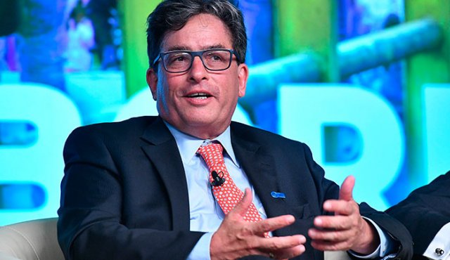 El ministro de Hacienda Alberto Carrasquilla planea modificar algunas normas de los bonos pensionales. Archivo