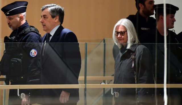 François Fillon y su esposa Penelope AFP