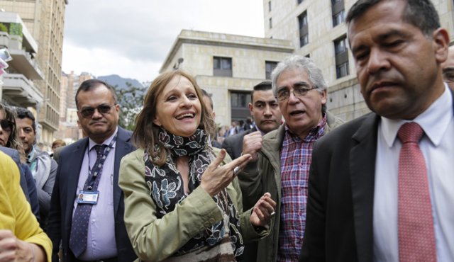 El vericueto obedeció a que Robledo no renunció a la curul que ocupaba por la Alianza Verde 12 meses antes del primer día de su inscripción como candidata a la Vicepresidencia. Colprensa