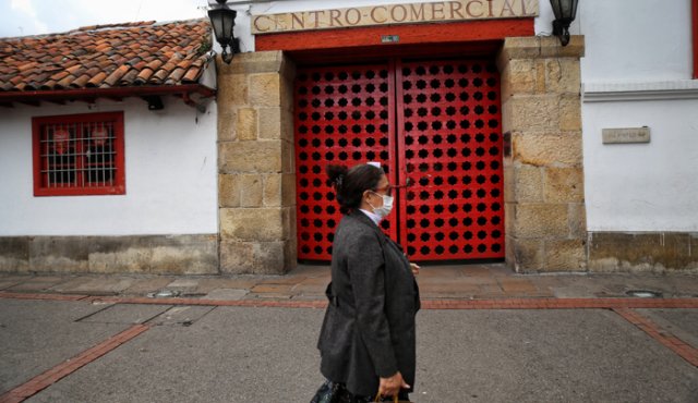 Los nuevos casos de COVID-19 son en Bogotá, Valle, Antioquia, Barranquilla, Nariño, Cundinamarca, Caldas, Quindío, Bolívar, Atlántico, Cesar y Cartagena.
Colprensa
