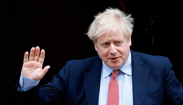 Posiblemente Boris Johnson esté conectado a un respirador. AFP