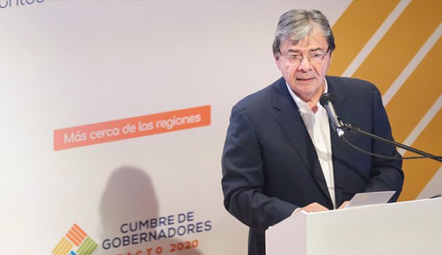 Carlos Holmes Trujillo aseguró que todas las fuerzas militares continuaran en labor de la seguridad. Colprensa