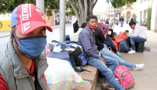 Estos traslados aumentan el éxodo hacia la frontera, convirtiéndolo en una zona de alto riesgo para el contagio masivo de la COVID-19. Colprensa