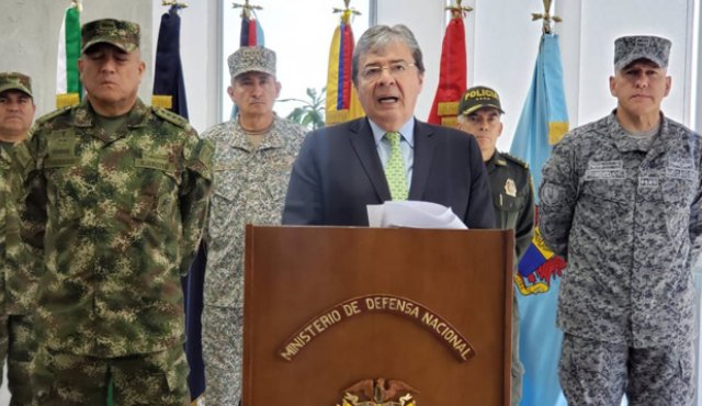 El ministro Carlos Holmes Trujillo anunció que puso a disposición de los organismos competentes la información para investigar el caso de corrupción. Colprensa