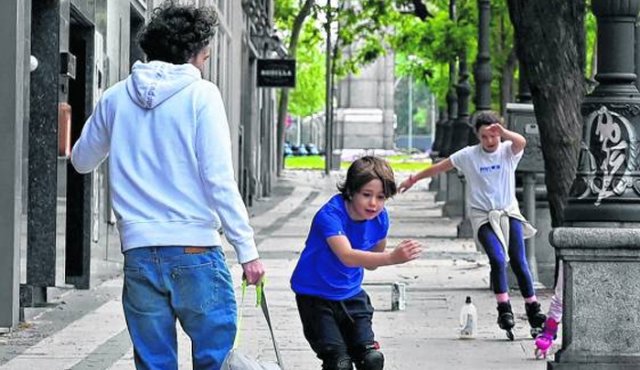 Por ahora, como sucede en toda Europa, seguirán cerrados los gimnasios, los bares, las playas, los sitios turísticos, así como los cines, estadios y los grandes centros comerciales. AFP