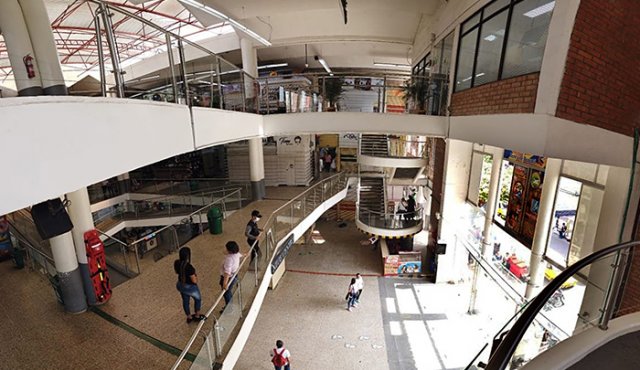 El cierre de los establecimientos de comercio ha golpeado fuertemente a la economía de Cúcuta, que depende bastante de las actividades de comercio al por menor y al mayor de bienes no básicos. Archivo La Opinión