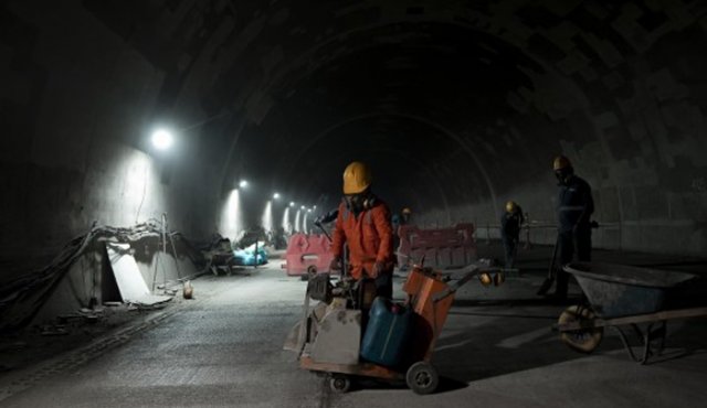 Solo en obra pública, de acuerdo con Juan Esteban Gil, director del Invías, se buscará en las próximas semanas reactivar 787 obras. En este momento, ya hay trabajadores en 390 Colprensa