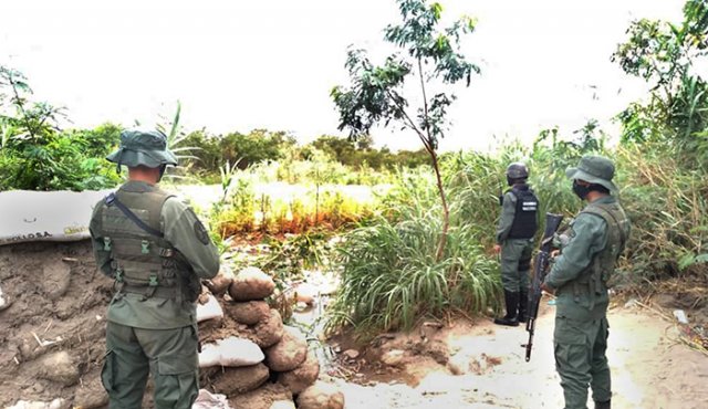 Autoridades venezolanas anunciaron controles adicionales para evitar el uso de pasos irregulares y extremar las medidas sanitarias. La Opinión