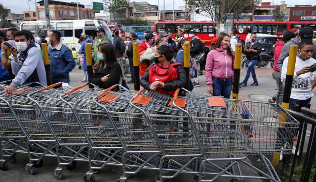 Los usuarios han reportado dificultades para aprovechar los descuentos en las tiendas virtuales. Colprensa.