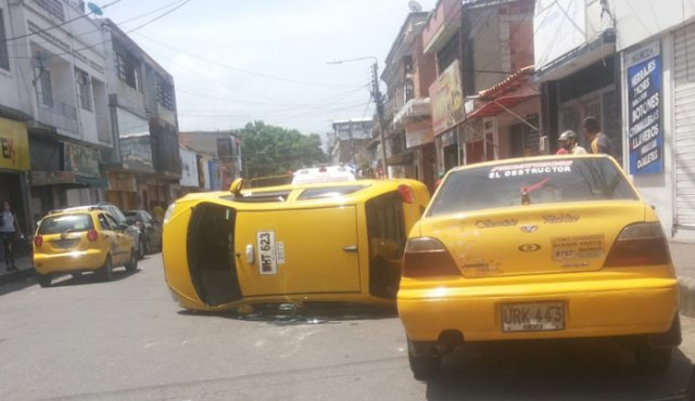 Al parecer el exceso de velocidad y el irrespeto a la señal de pare provocaron el accidente. Cortesía
