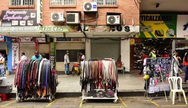 Este lunes, los informales llegaron a laborar en los espacios delimitados. Alcaldía de Cúcuta