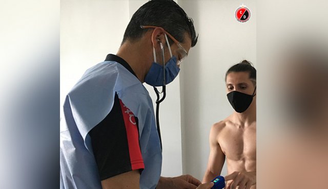 Exámenes médicos a la plantilla de jugadores. Cortesía