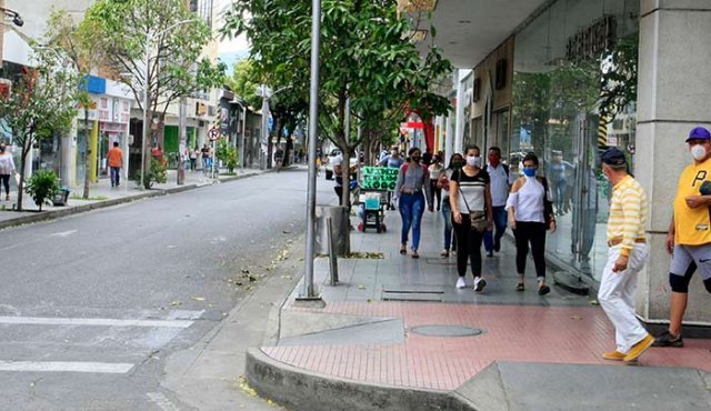 Cucuteños en el centro de la ciudad. Archivo La Opinión