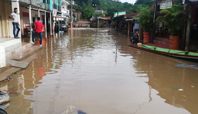 Los primeros aguaceros comienzan a generar problemas en la zona del Catatumbo. El afluente comienza a desbordarse en las partes bajas del corregimiento de La Gabarra. Cortesía