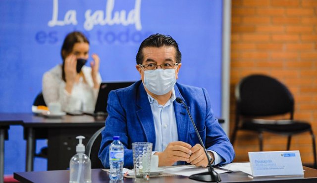 Traer médicos de otros países es una situación que se contempla en circunstancias extremas, pues su inclusión no está exenta de riesgos, aclaró el ministro el ministro Fernando Ruiz Gómez. Colprensa