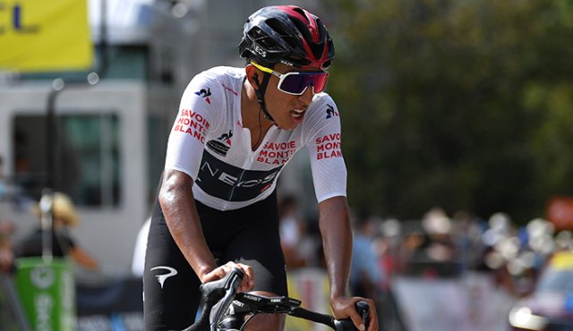 Ante las molestias de Egan Bernal, Ineos llamó a Richard Carapaz. AFP