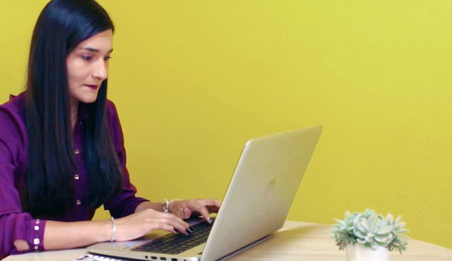 El incremento de descargas de plataformas como Zoom, Skype, Google Meet y Teams en celulares y tabletas ha crecido en 63% por cuenta de la necesidad de adelantar reuniones virtuales que permiten avanzar con las tareas diarias y facilitan la toma de decisiones. Archivo