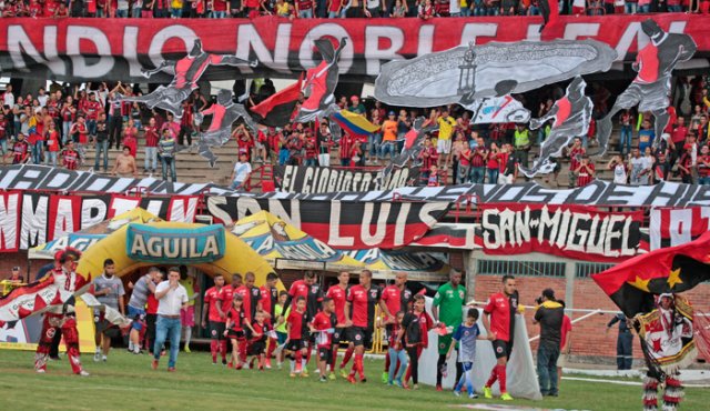 El Cúcuta Deportivo le ganó 3-1 a Bogotá FC en el partido de su regreso con goles de Diego Echeverri, el argentino Cristian ‘Jopito’ Álavrez y Erwin ‘Alpinito’ Carrillo. En el 2017. el rojinegro fracasó en su intento por ascender. Archivo