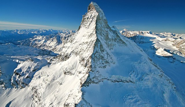Las otras principales causas del aumento del nivel del mar son los casquetes glaciares y la expansión del agua del océano a medida que se calienta. Pixabay reference