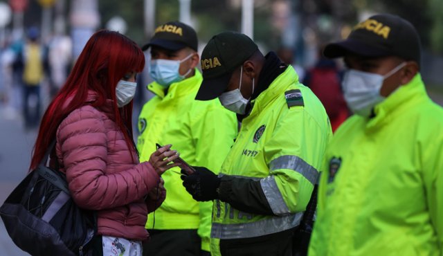 En la últimas semana fallecieron dos integrantes de la institución por el virus. Colprensa