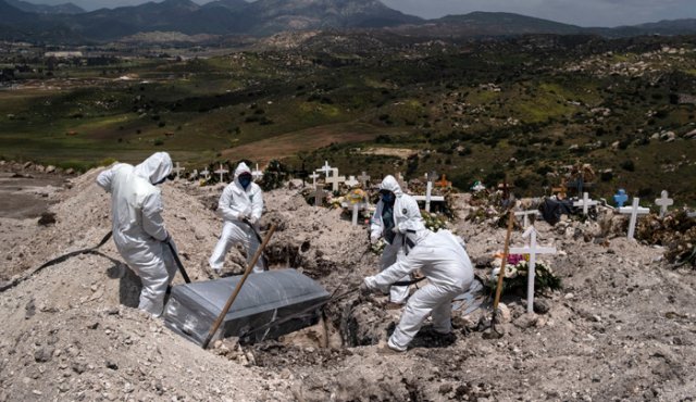 América Latina es la región del mundo más afectada, con más de 300.000 muertos y cerca de 8 millones de infectados. AFP