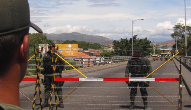 La reconfiguración criminal entre grupos armados es lo que más afecta a la frontera colombo-venezolana, señalan los expertos. Archivo La Opinión
