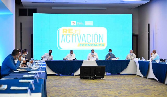 Representantes del Gobierno Nacional, el gobernador de Norte de Santander y alcaldes se reunieron ayer en Cúcuta para abordar la reactivación económica de la región. Cortesía