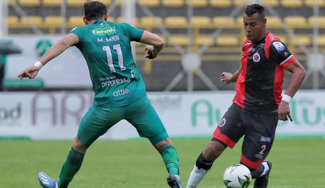 A la fecha, el club no tiene una notificación que le impida jugar. Archivo