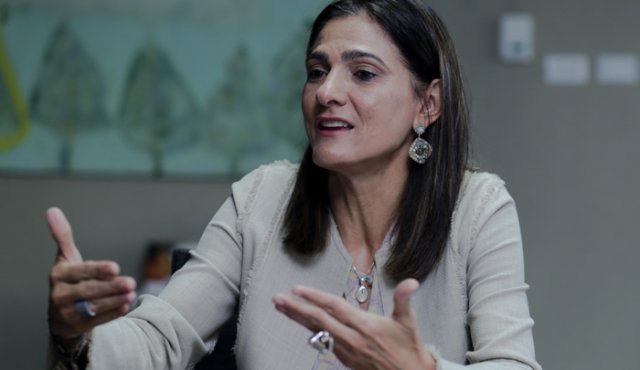 La ministra de Transporte, Ángela María Orozco, habló de los lineamientos que tendrán estos vuelos y anunció una nueva fase para el desarrollo de los vuelos nacionales a finales de este mes. Colprensa