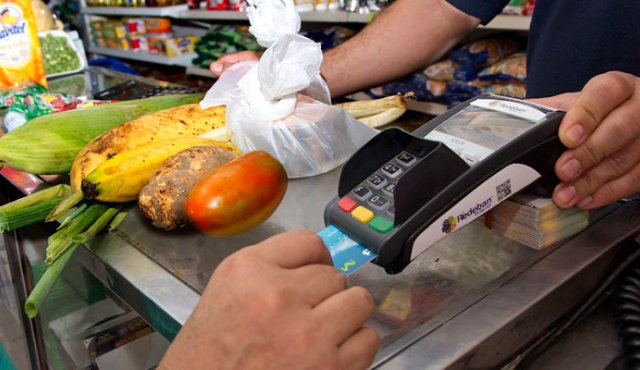 El efecto de la pandemia sobre el comercio electrónico ha sido positivo y generó un cambio sobre los hábitos de consumo a la hora de hacer estas transacciones. Archivo La Opinión