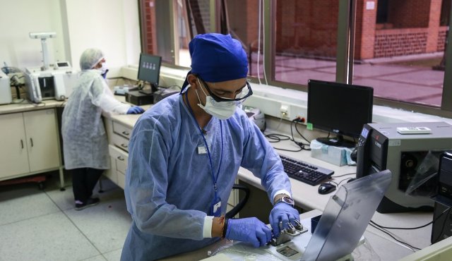 La herramienta digital permite administrar datos sobre la evolución de la COVID-19 de una manera mucho más ágil, para tomar decisiones más rápido. Archivo Colprensa