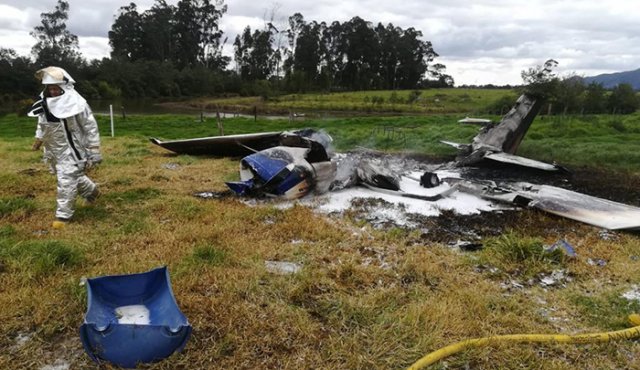 La Aeronáutica Civil reportó que “a las 12:01 pm de hoy, se presentó en cercanías del aeropuerto de Guaymaral un accidente de la aeronave tipo Cessna 172 de matrícula HK 5101 perteneciente a la Escuela Aeroandes". Colprensa