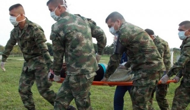 Soldado trasladado a recibir atención médica. (Foto referencial) Archivo