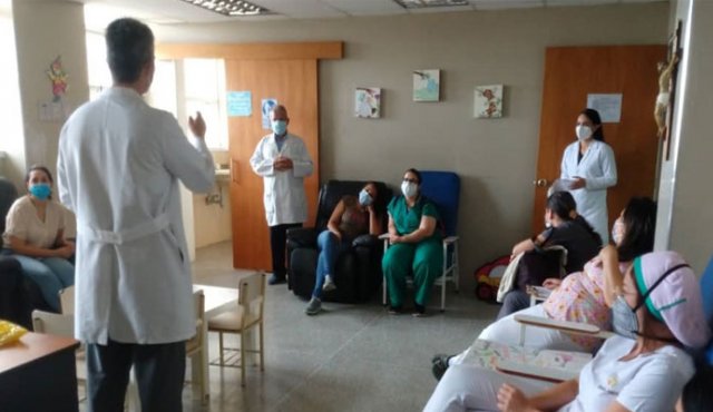 El equipo de psicoterapeutas está constituido por un psiquiatra y tres psicólogos, que abordan y analizan el virus desde puntos de vista médicos distintos. La Opinión.