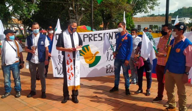 Desde la zona del Catatumbo arranca la peregrinación por la vida y la paz donde los excombatientes
de las Farc reclaman cumplir con acuerdos de La Habana, Cuba. Cortesía.