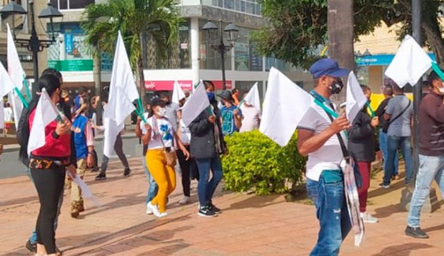 Desde varias regiones del país caminaron los exintegrantes de la guerrilla de las Farc pidiendo garantías de seguridad al Gobierno Nacional. Partido FARC