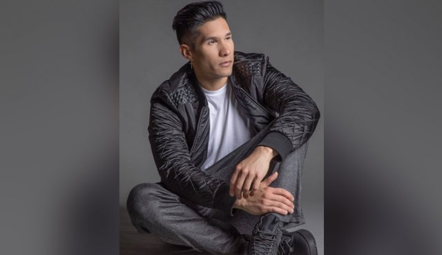 Chyno Miranda se somete a terapia para volver a caminar. Tomada de Instagram
