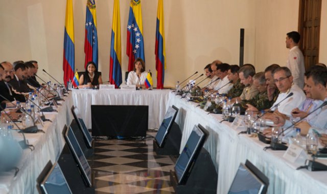 En la Casa del Marqués de Valdehoyos, sede alterna de la Cancillería, se llevó a cabo la reunión entre la Ministra de Relaciones Exteriores de Colombia, María Ángela Holguín y la Ministra del Poder Popular para Relaciones Exteriores de la República Bolivariana de Venezuela, Delcy Rodríguez. OP Cancillería