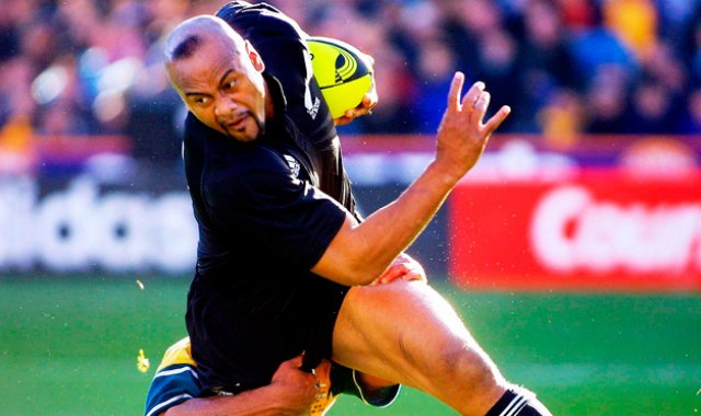 A finales de 1995 le diagnosticaron una rara enfermedad renal, que requirió un trasplante de riñón en 2004 y que terminó por interrumpir su carrera. AFP