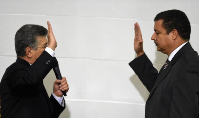 Henry Ramos Allup y Simón Calzadilla, presidente y segundo vicepresidente de la Asamblea Nacional, respectivamente. Archivo
