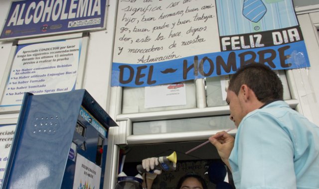 Todos los conductores de la terminal de transporte de Cúcuta deben pasar por el control de alcoholemia, y quien presente algún grado no se le permitirá partir con su bus. Alfredo Estévez